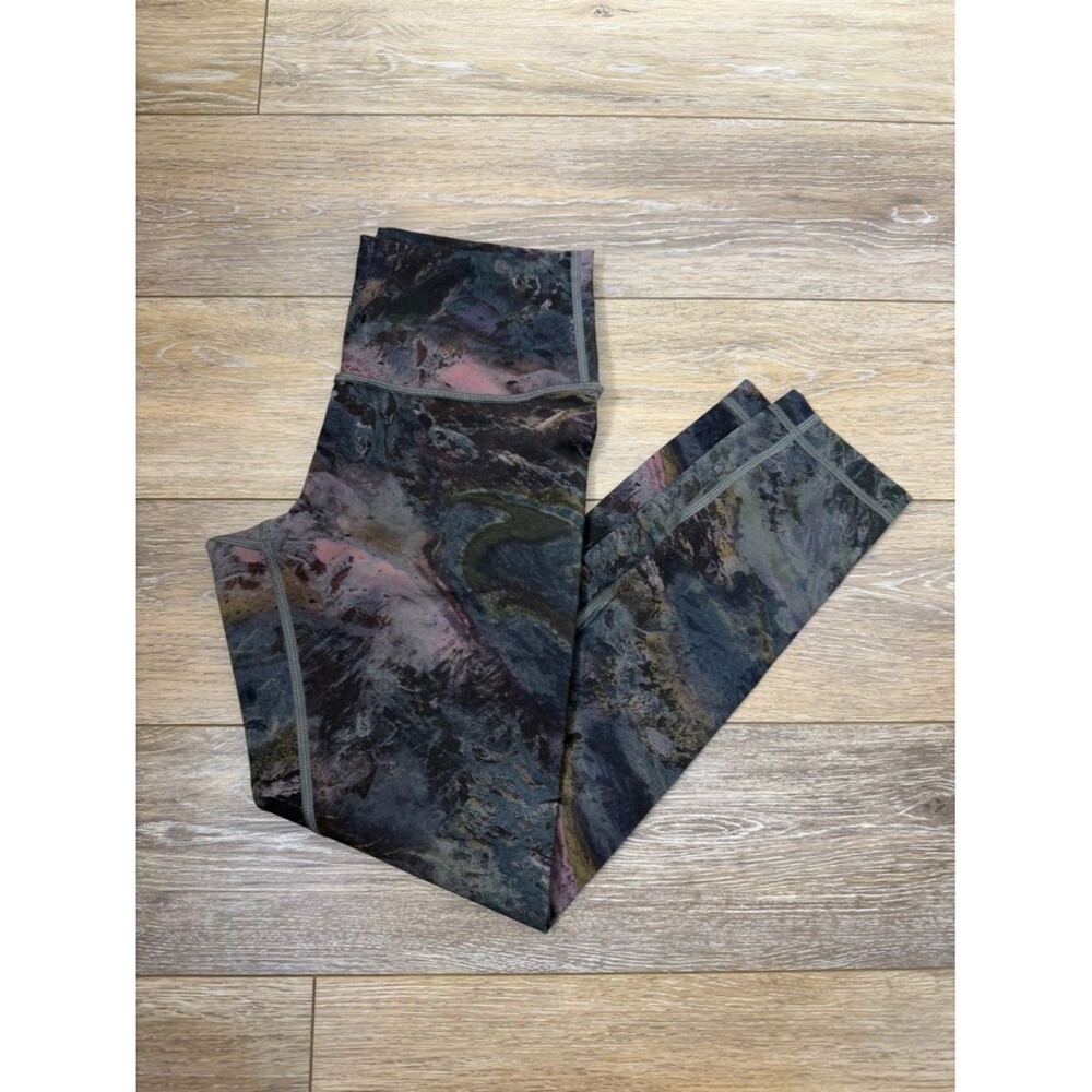 Lululemon Wunder Under Athletic leggings in the "Radiant Multi" print Sz 6